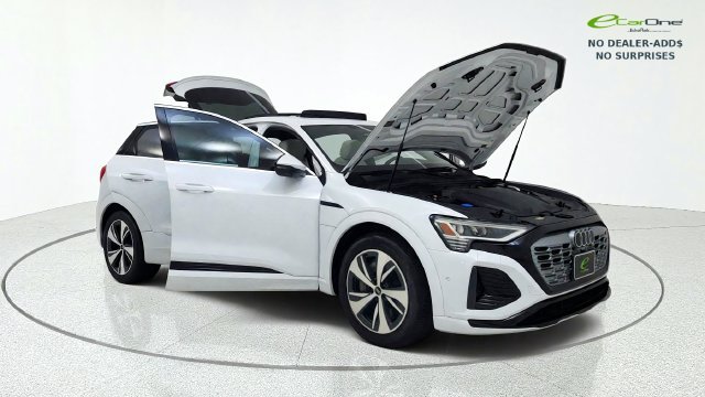 Used 2024 Audi Q8 e-tron Premium Plus w/ Premium Plus Package AWD/4WD image 12