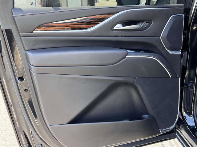 Used 2024 Cadillac Escalade ESV Premium Luxury image 14