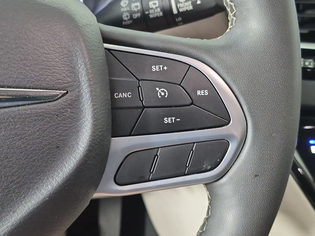 Used 2023 Chrysler Voyager LX FWD image 20