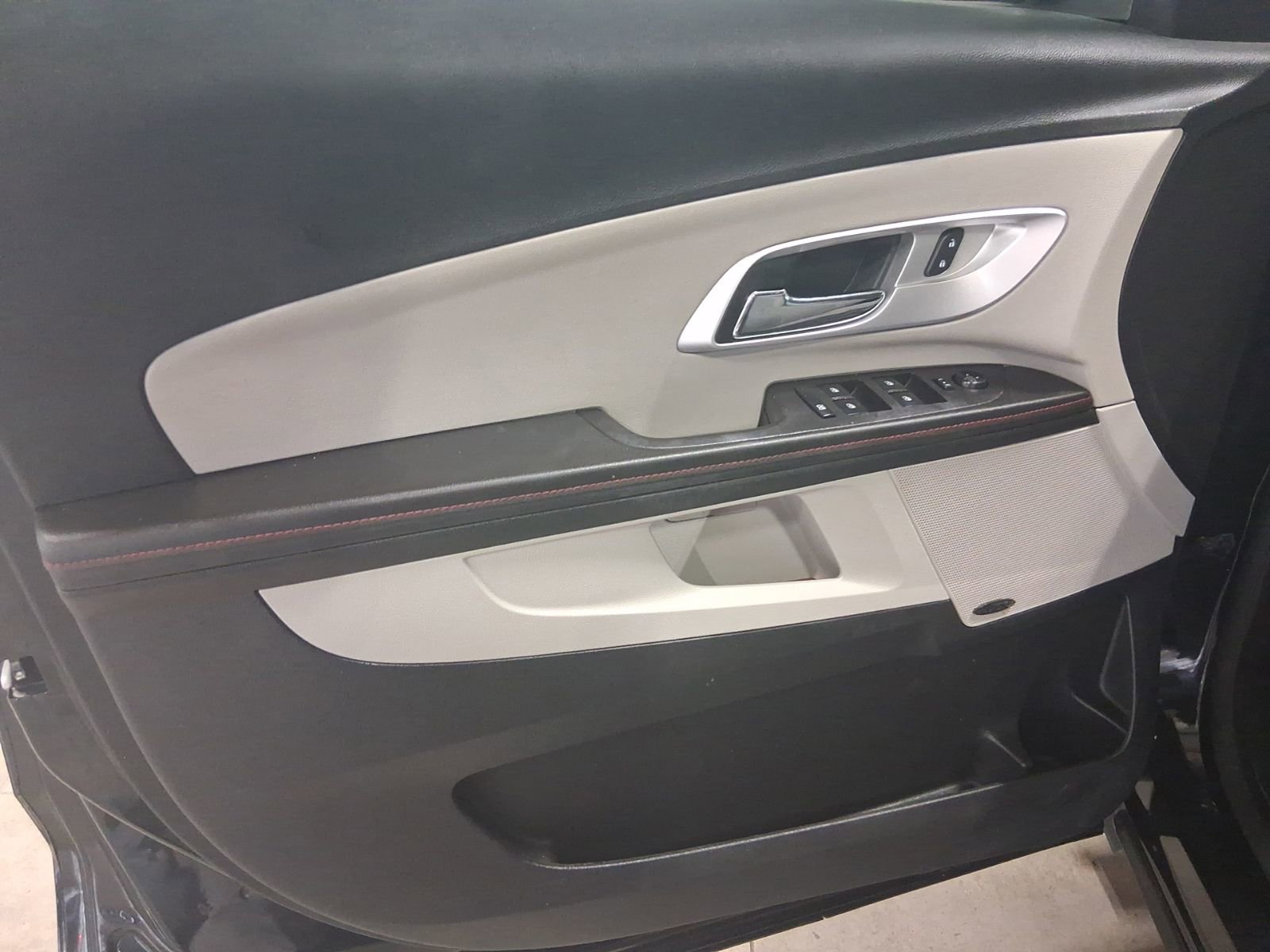 Used 2015 Chevrolet Equinox LTZ image 19