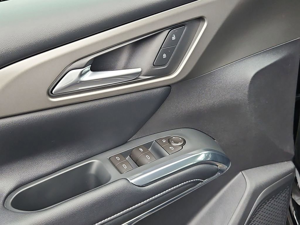 New 2026 Chevrolet Traverse LT image 11