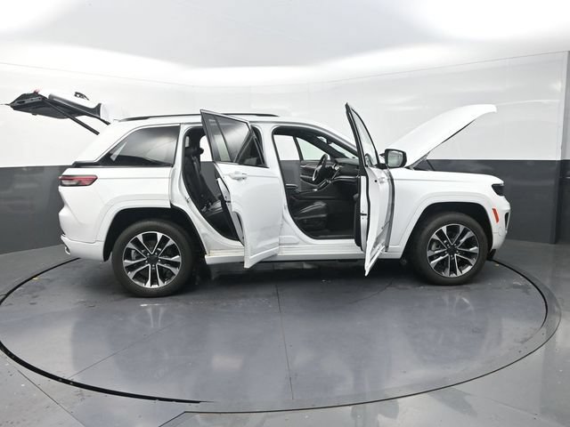 Used 2023 Jeep Grand Cherokee Overland AWD/4WD image 38