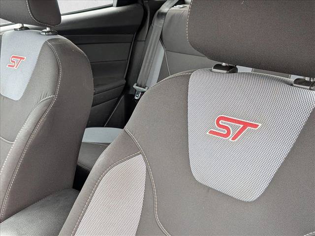 Used 2016 Ford Focus ST FWD image 13