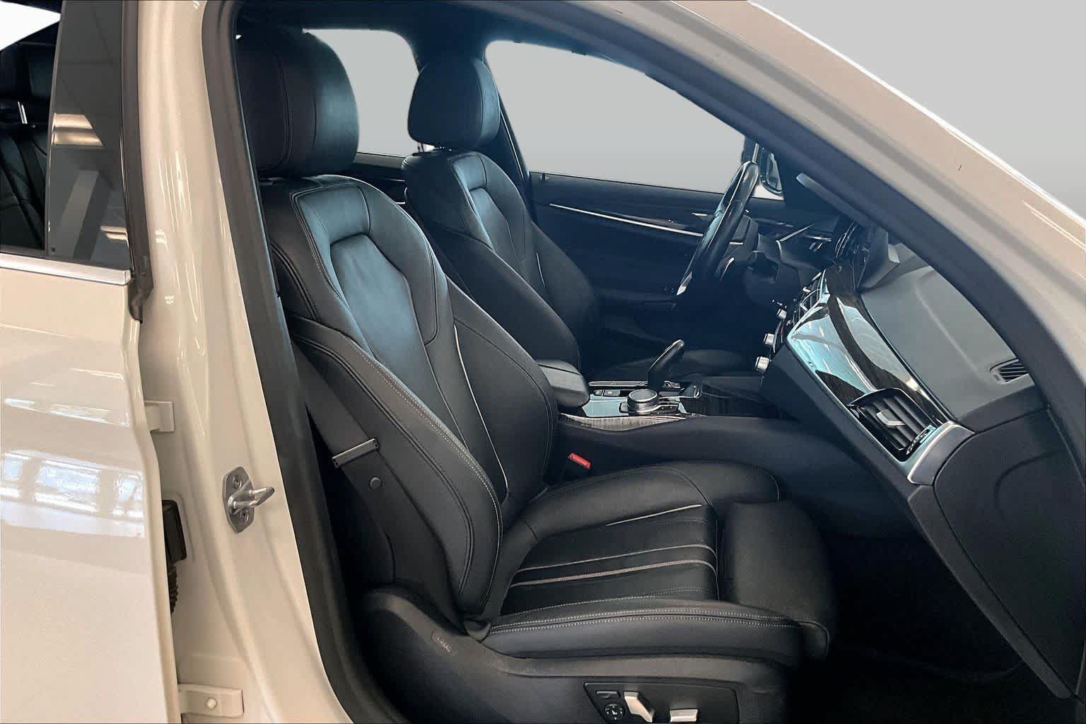 Used 2019 BMW 540i w/ Convenience Package RWD image 8