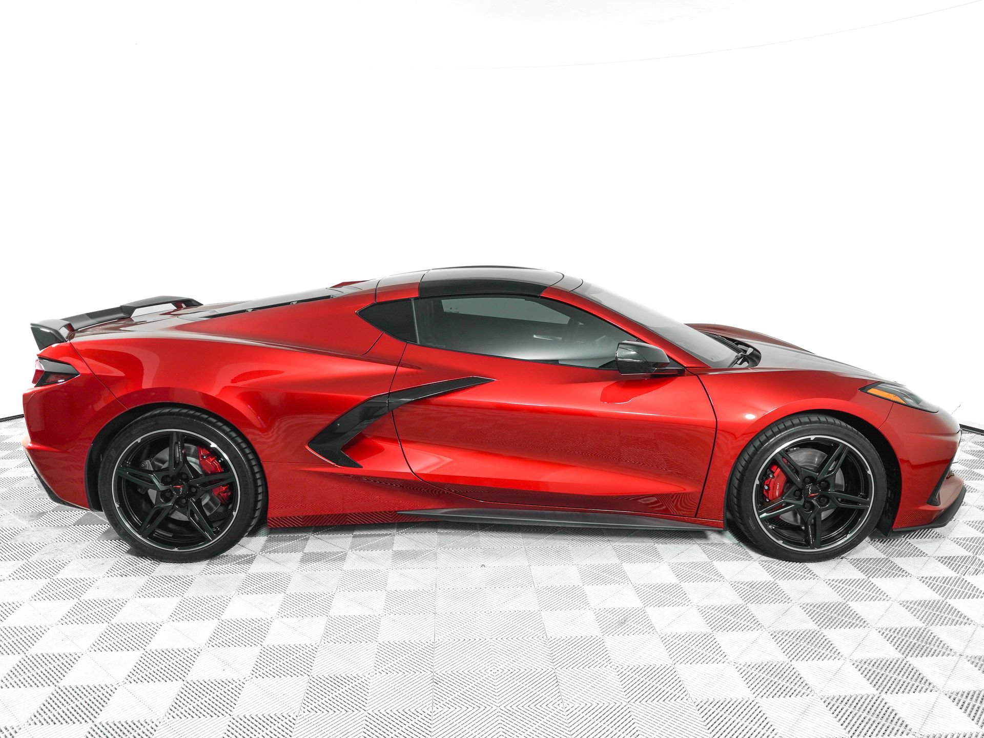 Used 2023 Chevrolet Corvette Stingray Preferred Cpe w/ Z51 Performance Package RWD image 3