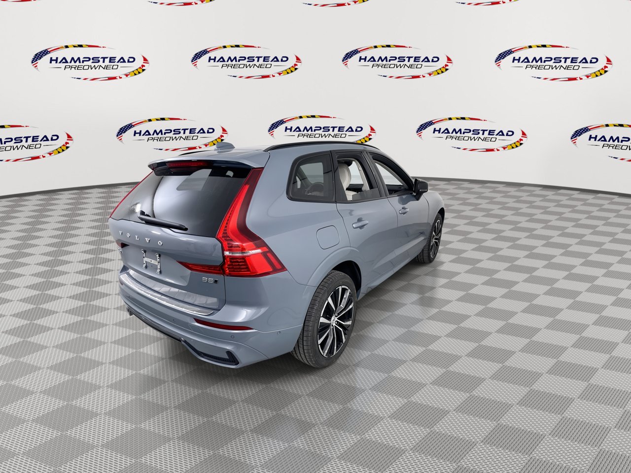 Used 2023 Volvo XC60 B5 Plus AWD/4WD image 8