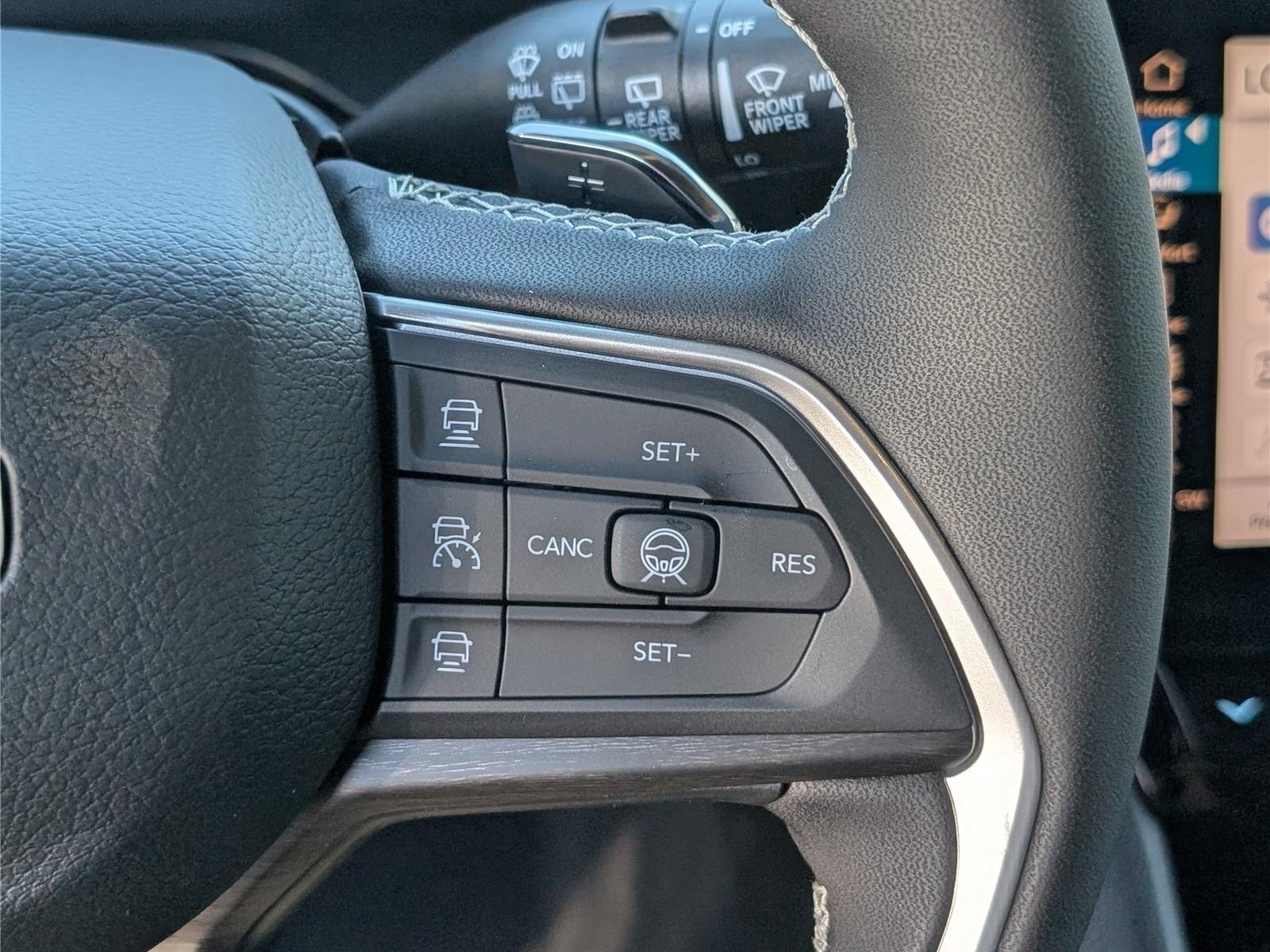 New 2027 Jeep Grand Cherokee Altitude AWD/4WD image 19