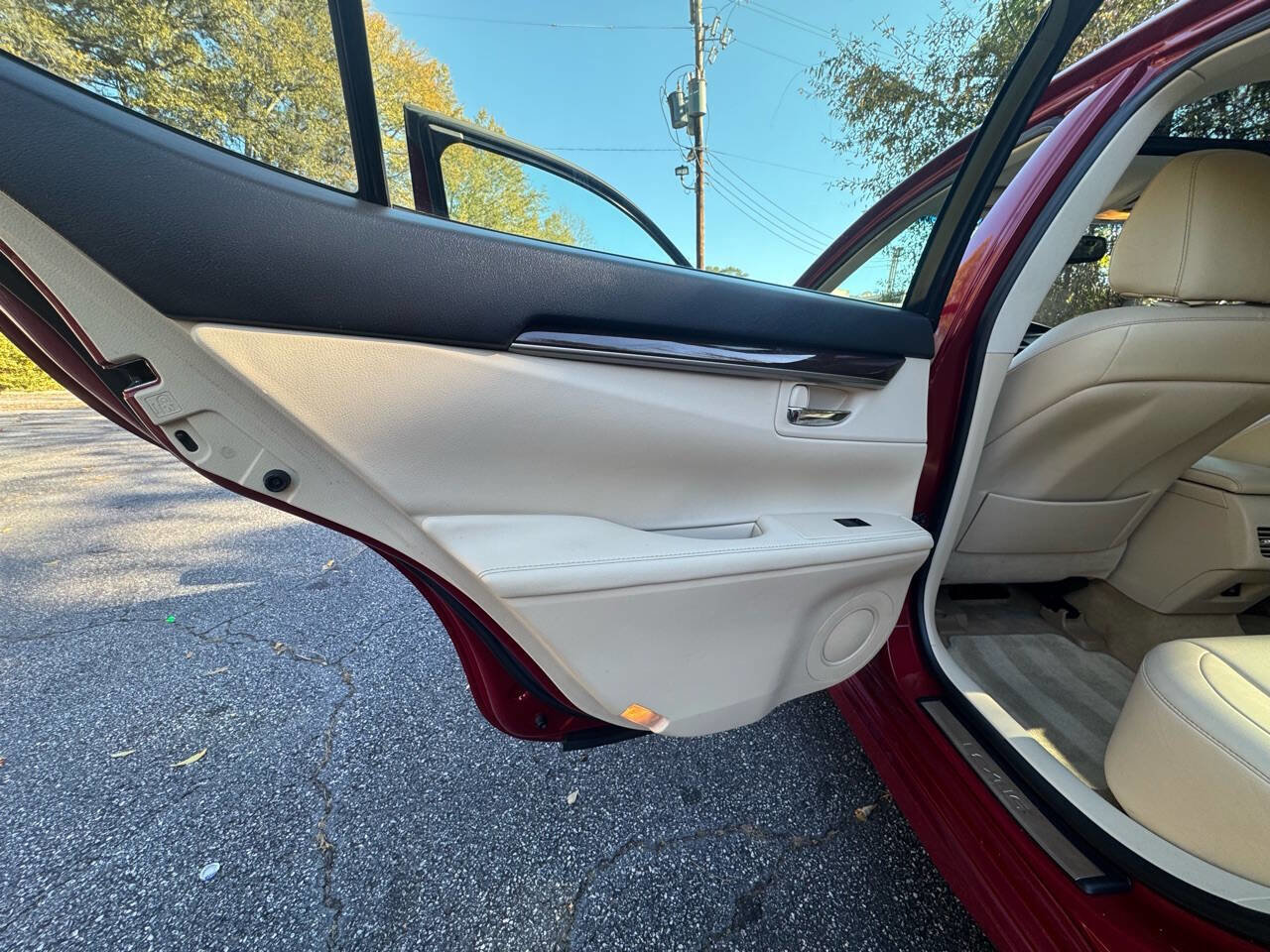 Used 2013 Lexus ES 350 w/ Premium Pkg image 11
