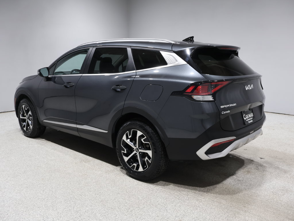 Used 2024 Kia Sportage EX AWD/4WD image 4