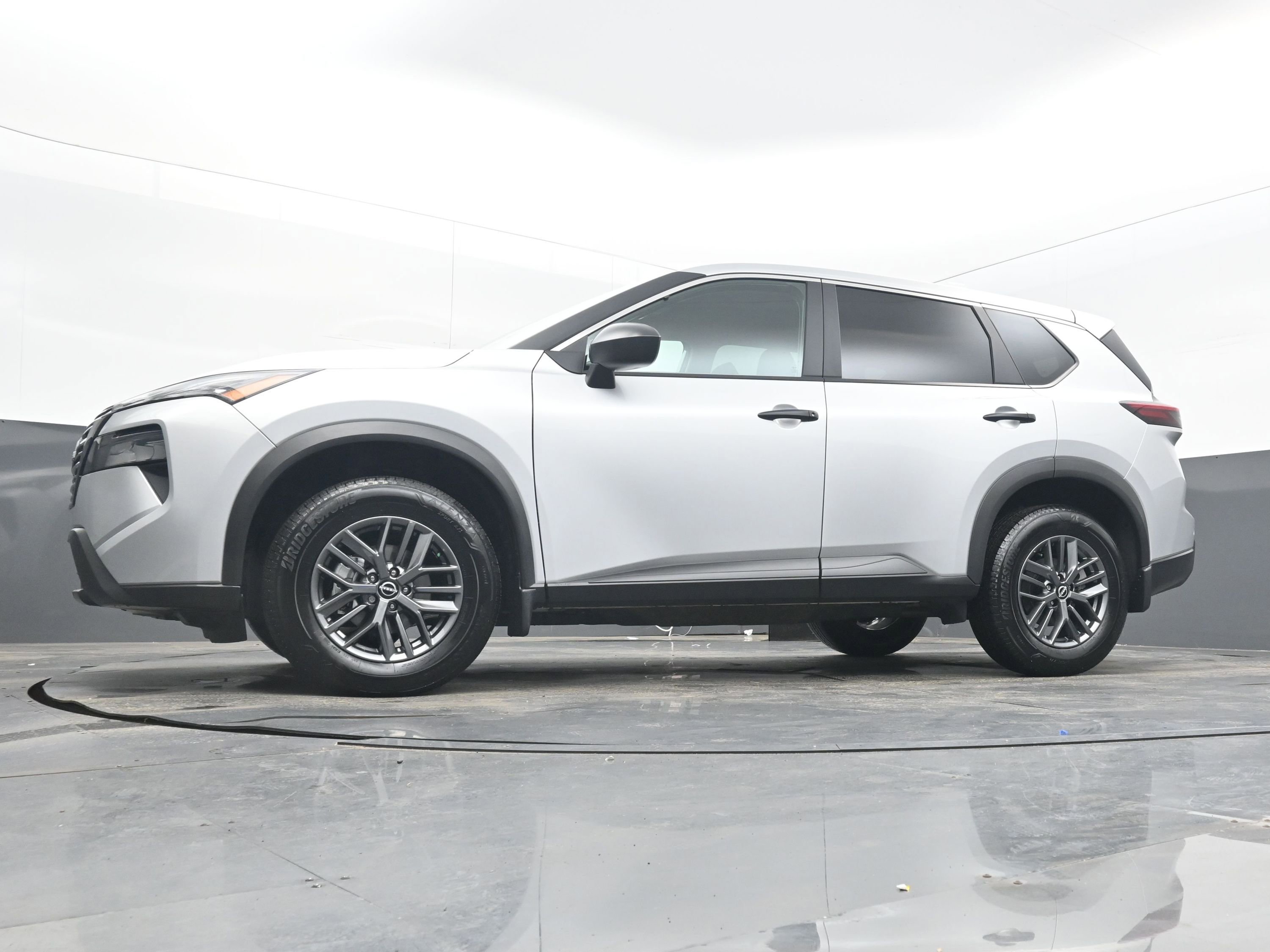 Certified 2025 Nissan Rogue S image 25