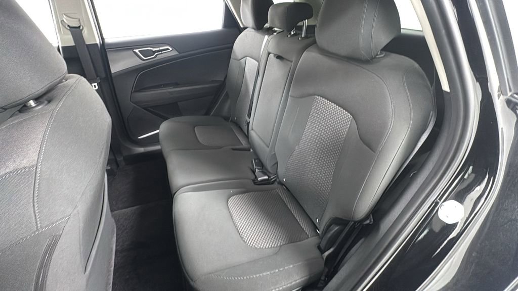Used 2023 Kia Sportage LX image 12