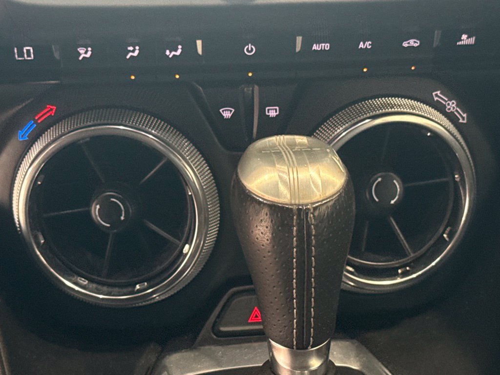 Used 2018 Chevrolet Camaro SS RWD image 15