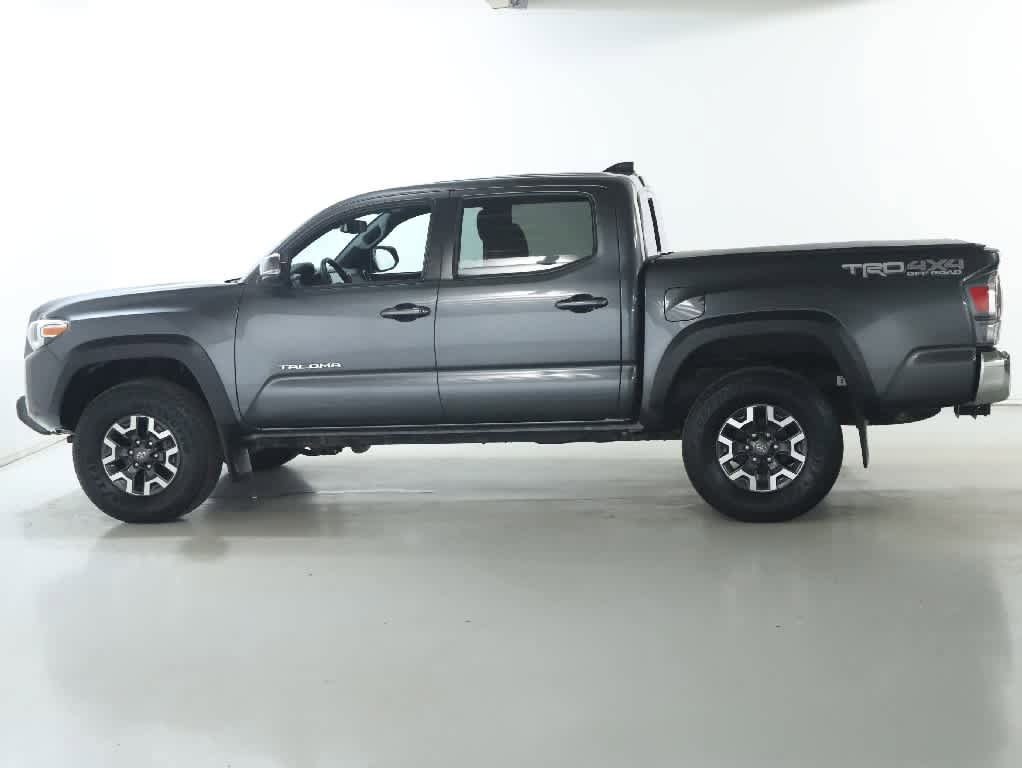 Certified 2022 Toyota Tacoma TRD Off-Road AWD/4WD image 34