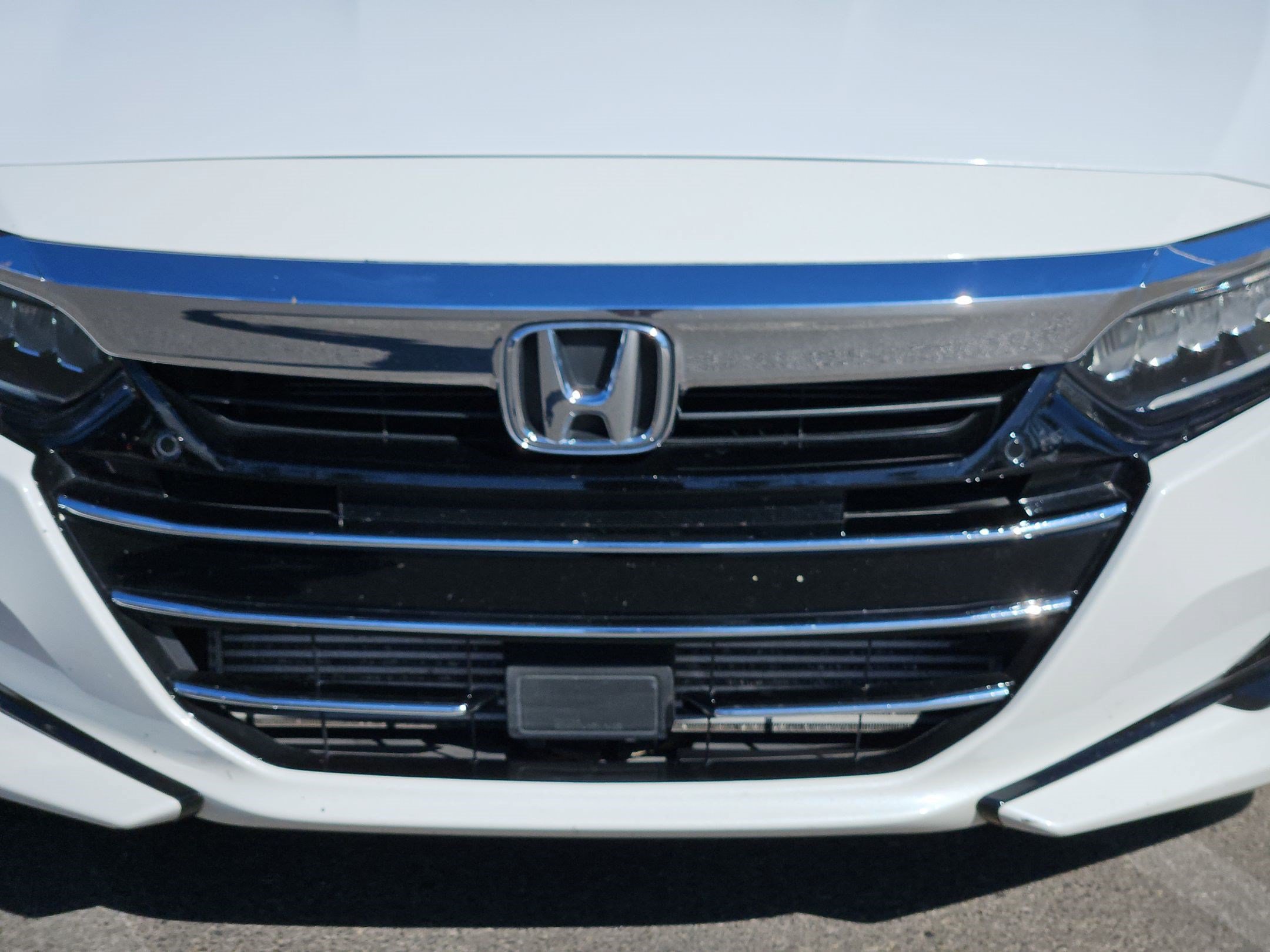 Used 2022 Honda Accord Touring image 9