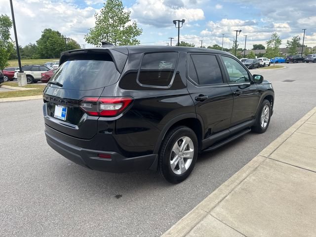 Certified 2023 Honda Pilot LX image 4