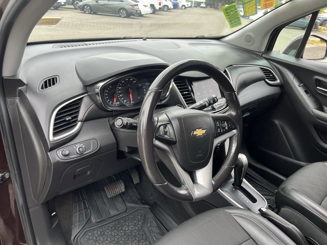 Used 2022 Chevrolet Trax LT w/ Driver Confidence Package AWD/4WD image 9