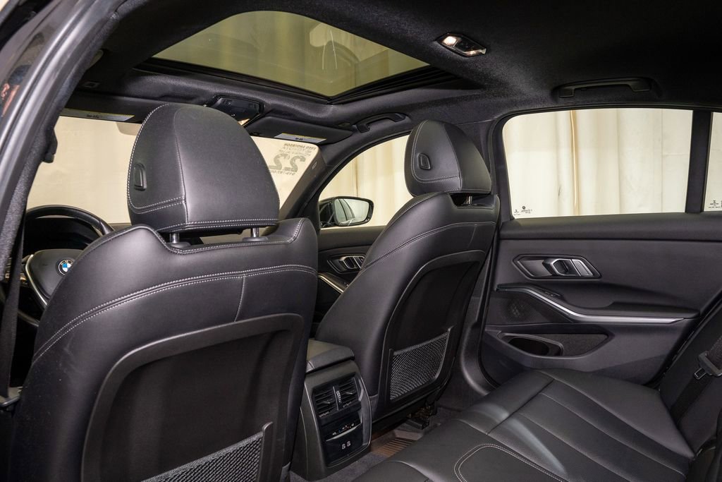 Used 2022 BMW 330i xDrive Sedan w/ Convenience Package image 9