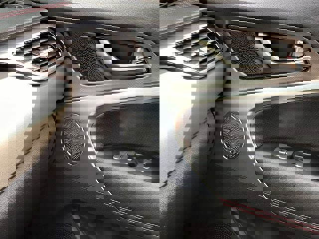 Used 2025 Genesis G70 2.5T w/ Sport Prestige Package image 29