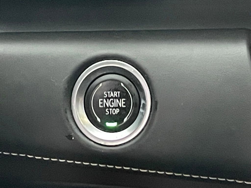 Certified 2022 Cadillac Escalade Sport Platinum w/ LPO, ONYX Package image 41