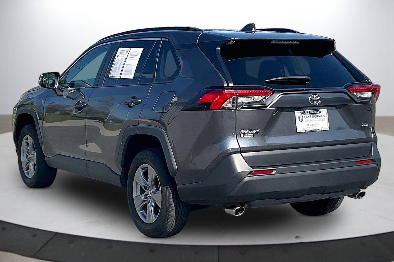 Used 2022 Toyota RAV4 XLE image 7