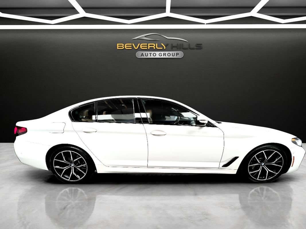 Used 2022 BMW 530i xDrive w/ M Sport Package image 6