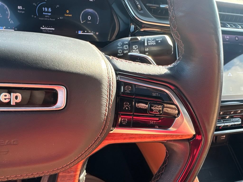 Used 2023 Jeep Grand Cherokee Summit AWD/4WD image 23