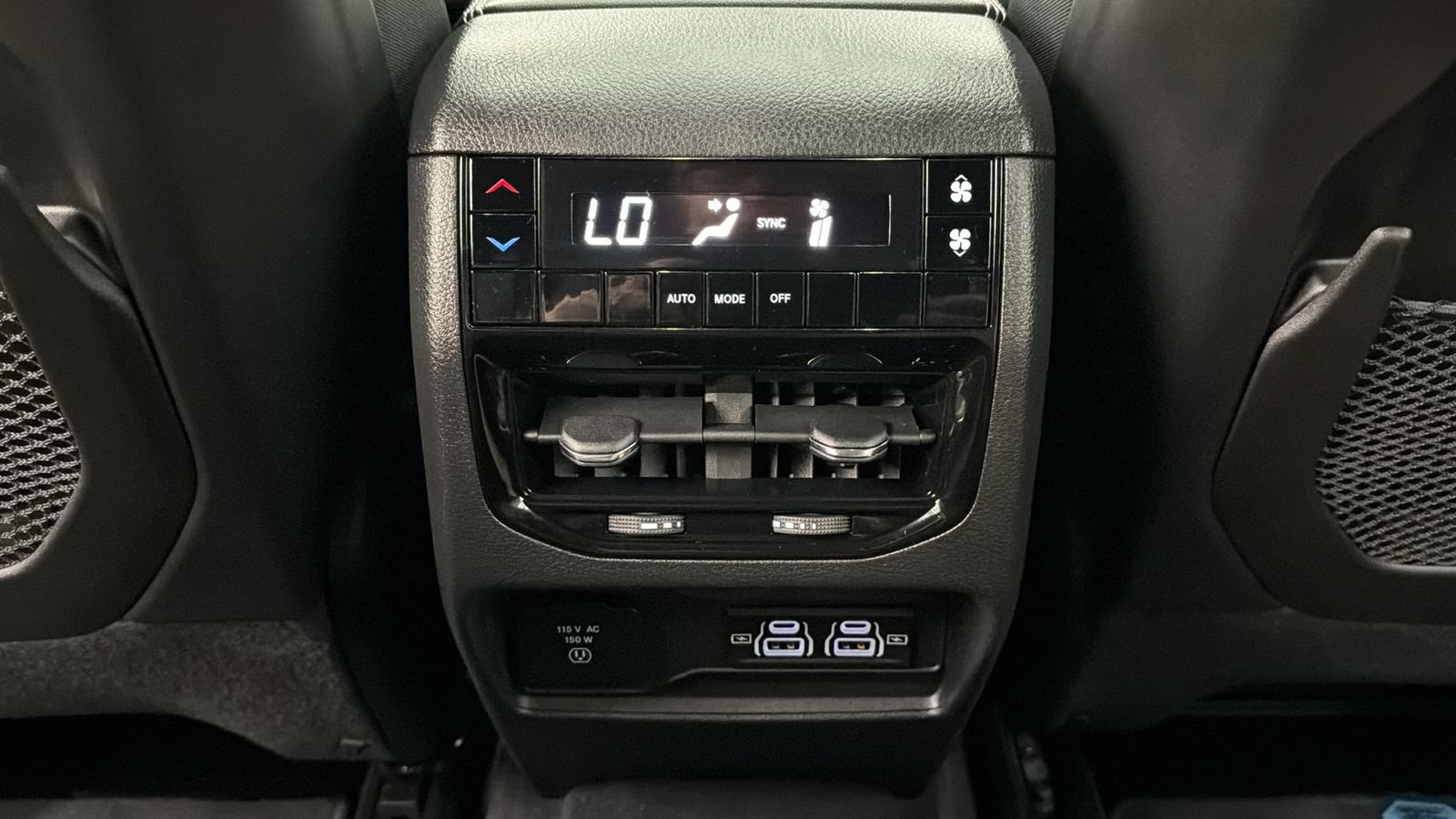 Used 2023 Jeep Grand Cherokee L Altitude AWD/4WD image 32