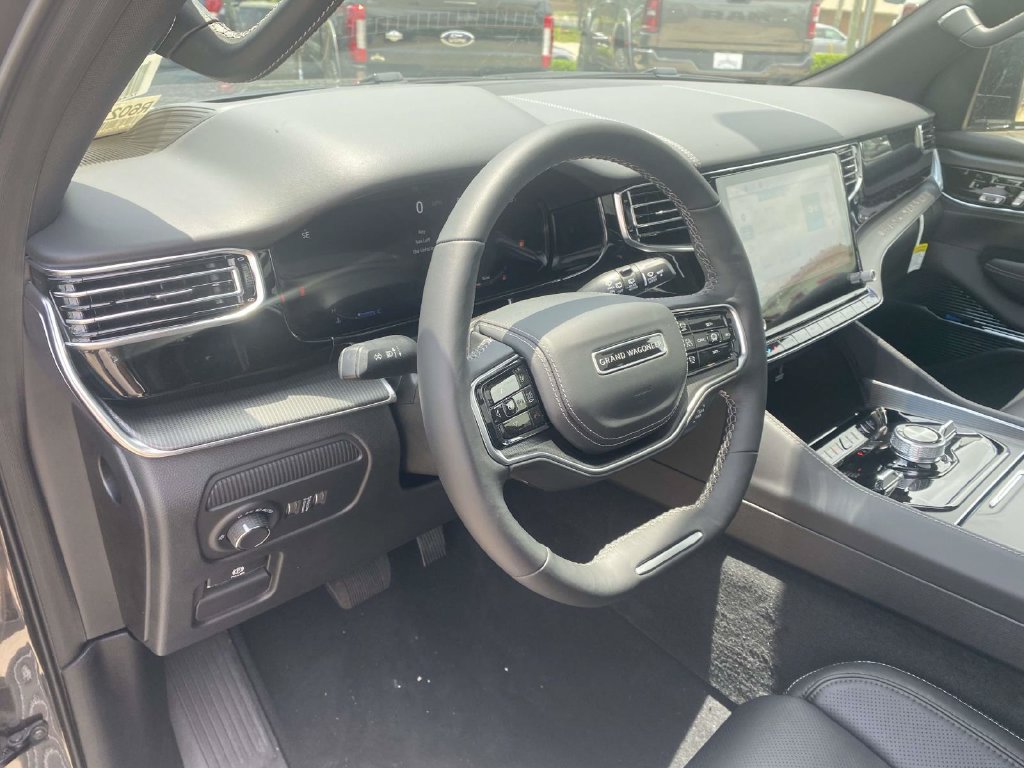 New 2026 Jeep Grand Wagoneer Summit w/ Premium Group III AWD/4WD image 44