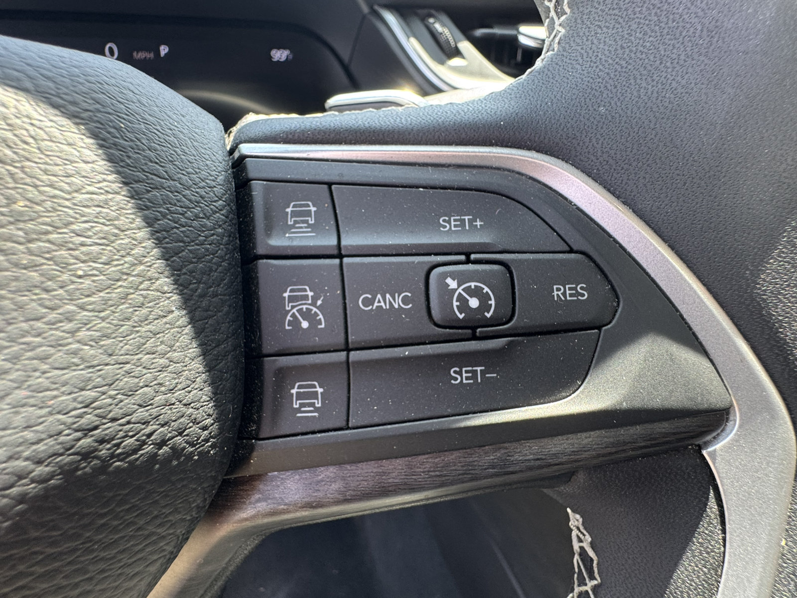 Used 2024 Jeep Grand Cherokee L Limited RWD image 32