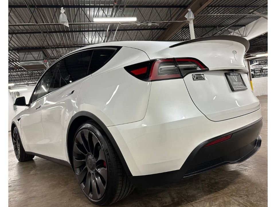 Used 2023 Tesla Model Y Performance image 15