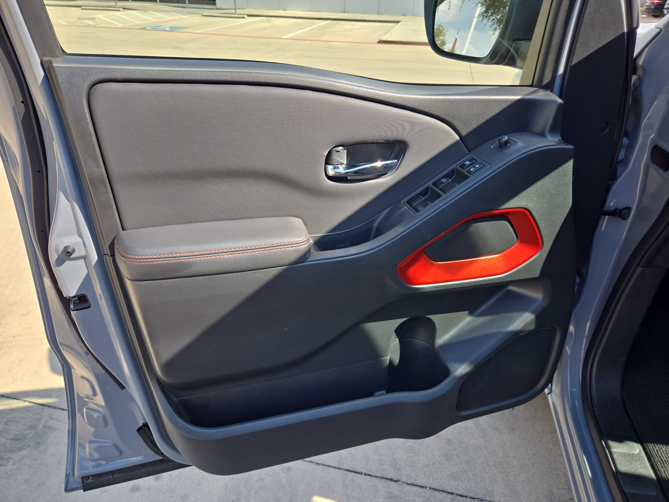 Used 2024 Nissan Frontier Pro-X RWD image 11