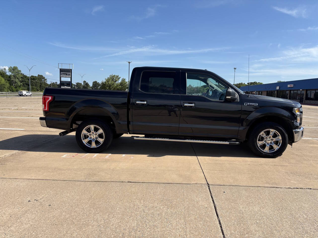 Used 2015 Ford F150 XLT w/ Equipment Group 302A Luxury RWD image 1