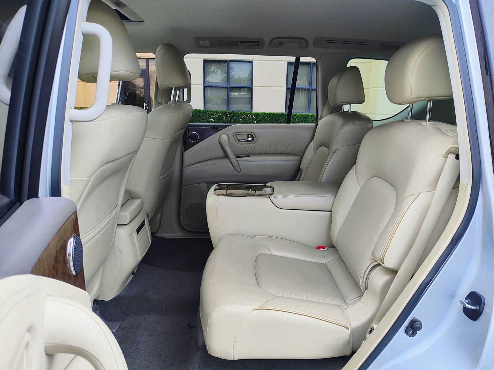 Used 2017 INFINITI QX80 Sport Utility 4D image 11