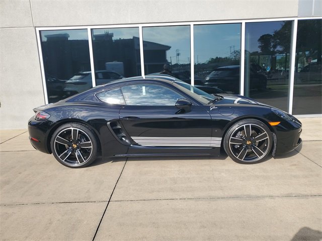 Used 2025 Porsche 718 Cayman image 10