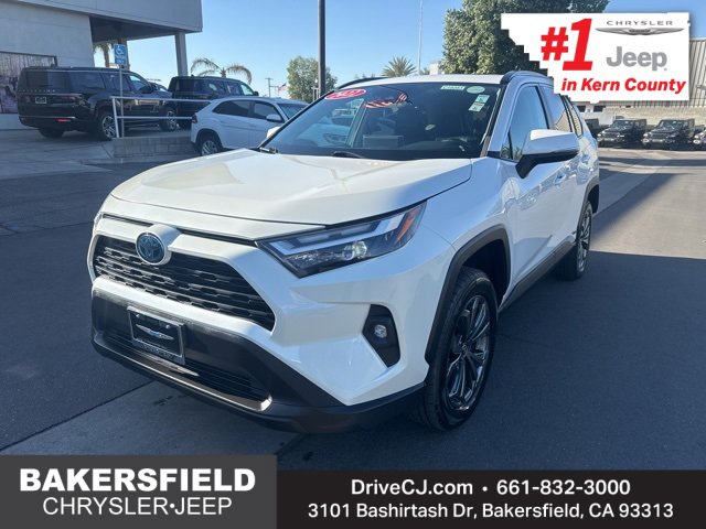 Used 2022 Toyota RAV4 XLE Premium image 1