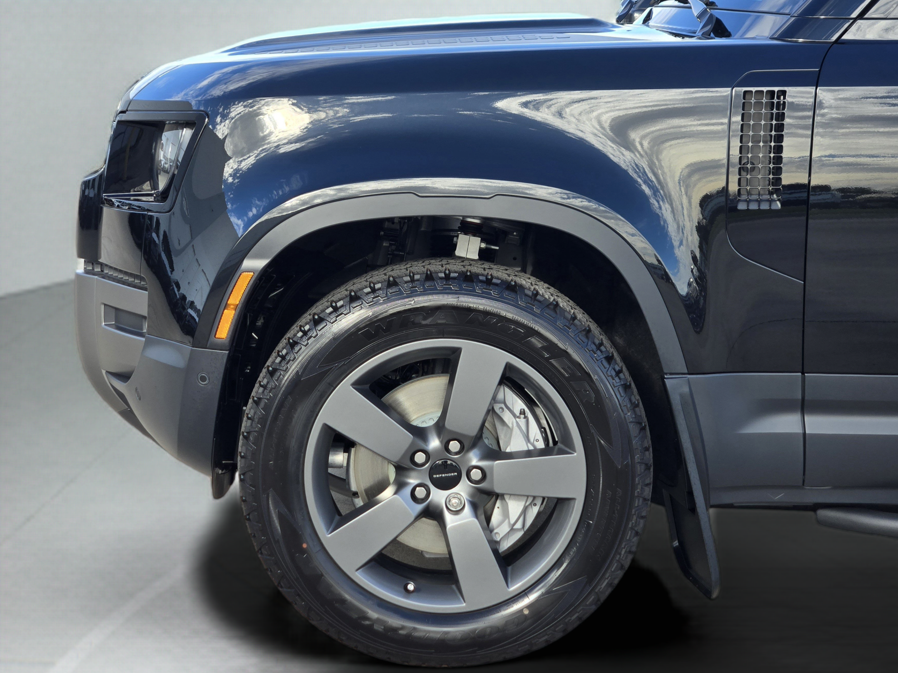 New 2026 Land Rover Defender 110 S AWD/4WD image 23
