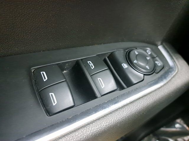 Used 2023 Chevrolet Silverado 1500 LT image 21