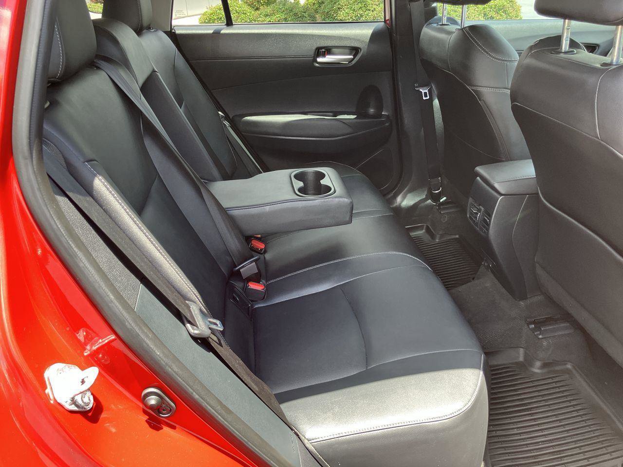 Used 2023 Toyota Corolla Cross XLE image 30