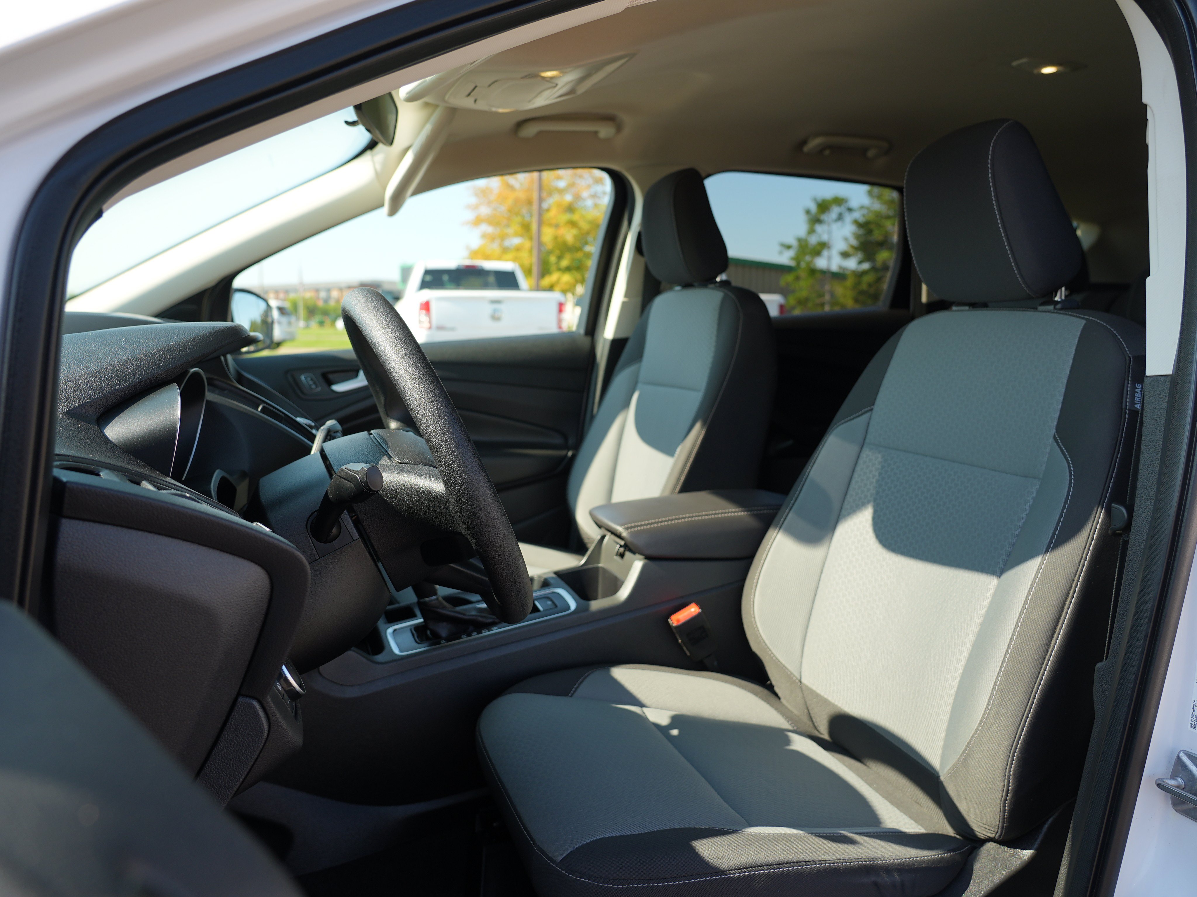 Used 2018 Ford Escape SE w/ SE Sync 3 Package AWD/4WD image 12