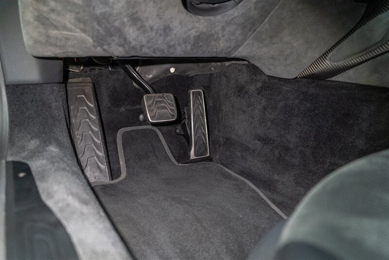 Used 2023 Aston Martin V8 Vantage Coupe RWD image 72