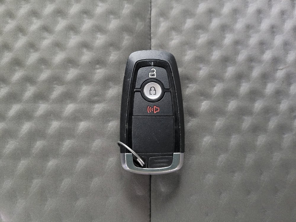 Used 2020 Ford Escape SE image 32