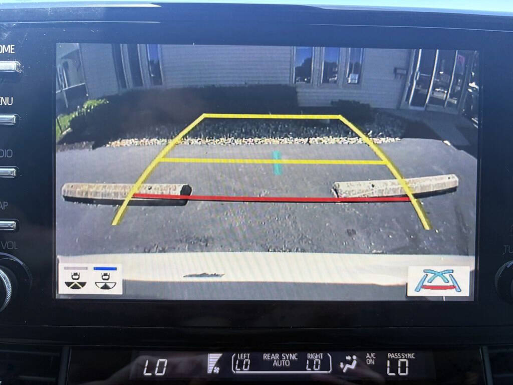 Used 2021 Toyota Sienna Limited FWD image 17