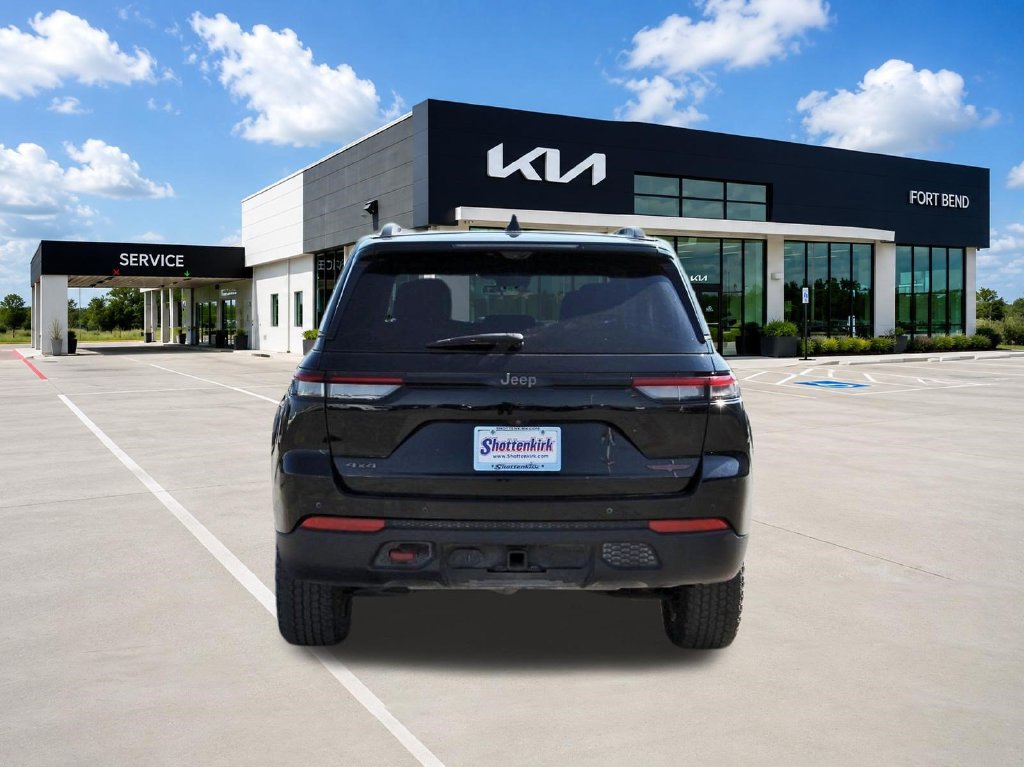 Used 2022 Jeep Grand Cherokee Trailhawk w/ ADV Protech Group II AWD/4WD image 6