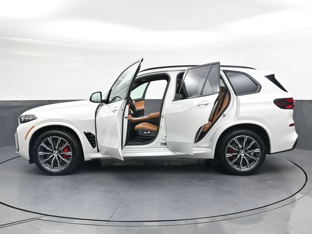 New 2026 BMW X5 xDrive40i w/ M Sport Package AWD/4WD image 43