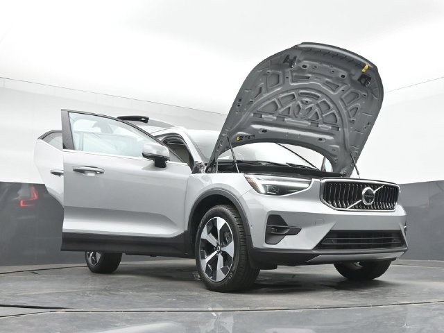Used 2024 Volvo XC40 B5 Plus w/ Protection Package Premier AWD/4WD image 50