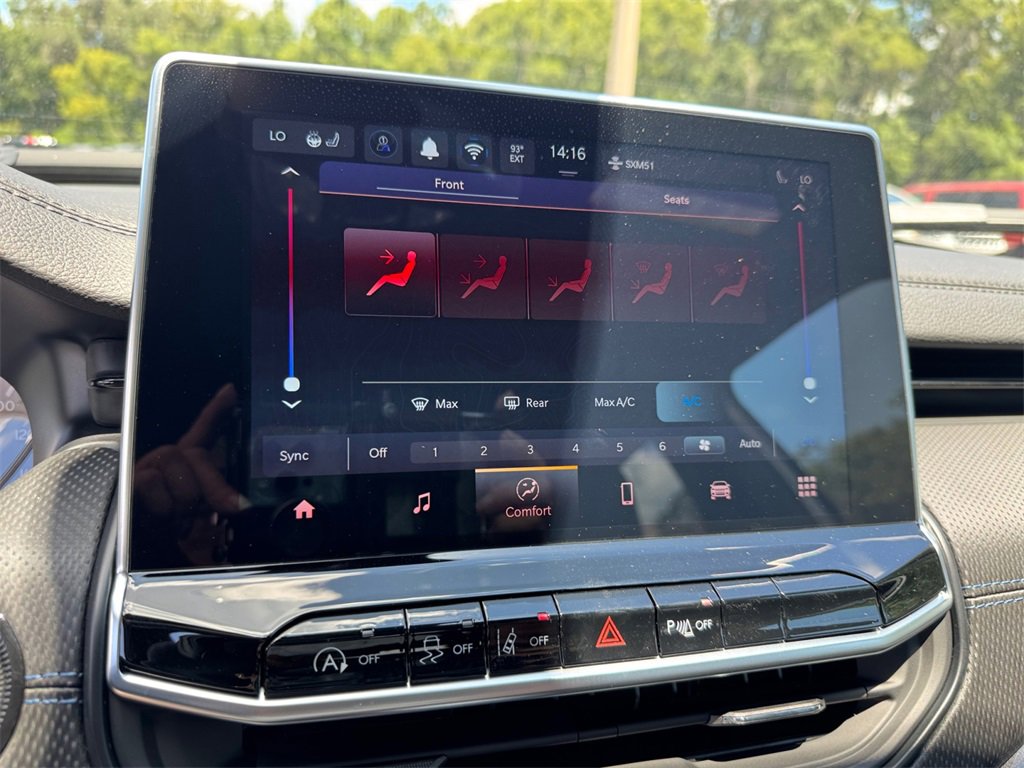 New 2025 Jeep Compass Limited w/ Sun & Sound Group image 29