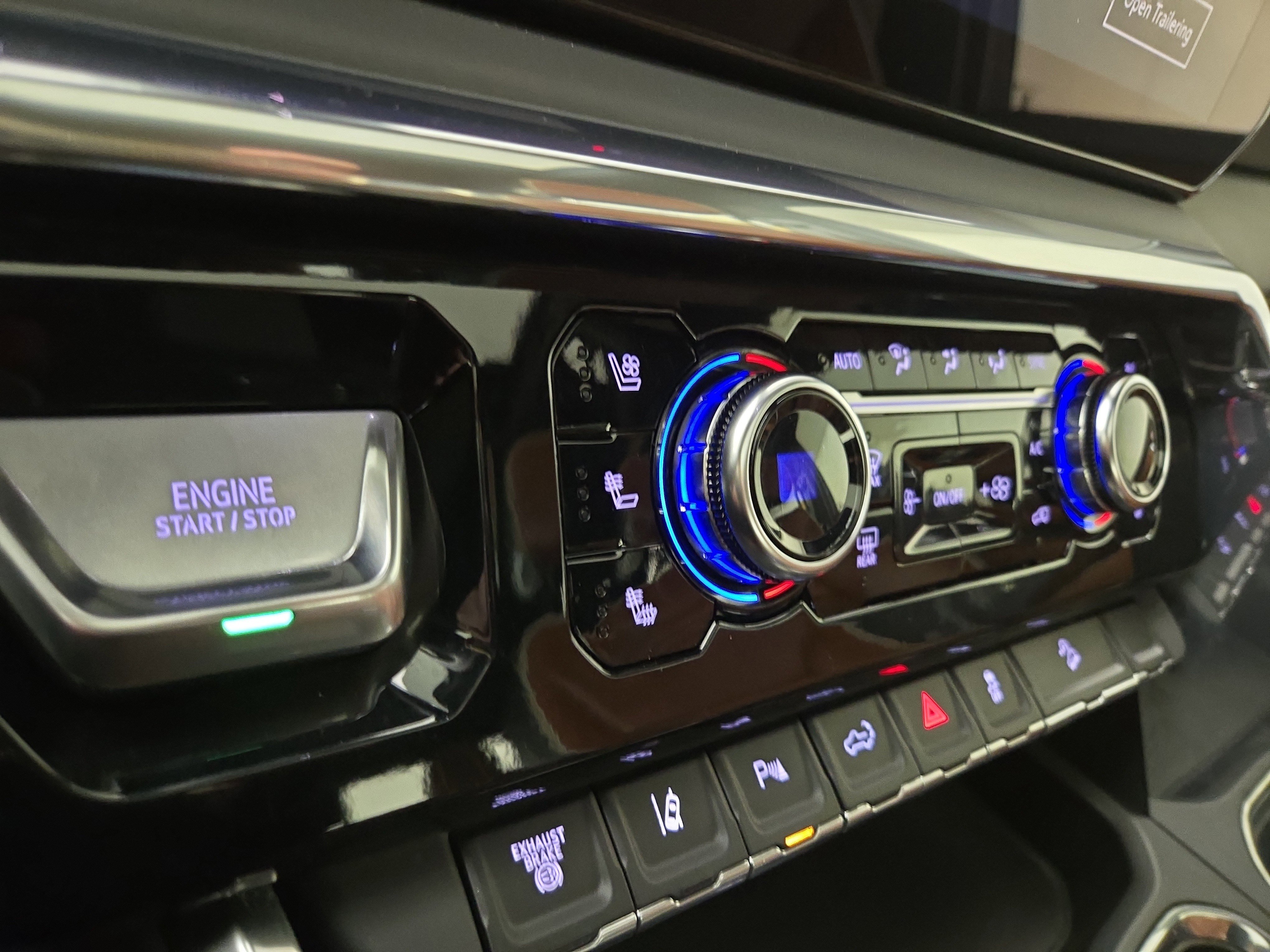 Used 2024 GMC Sierra 2500 Denali Ultimate image 28