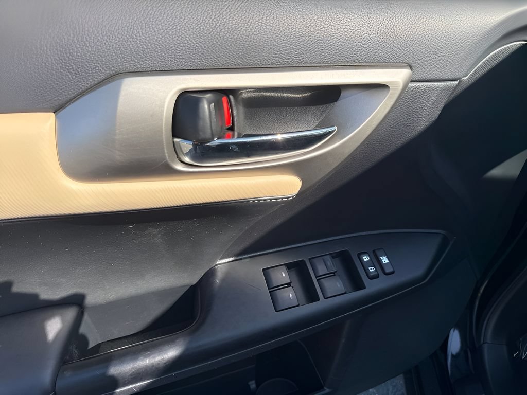 Used 2015 Lexus CT 200h w/ Navigation Package FWD image 27