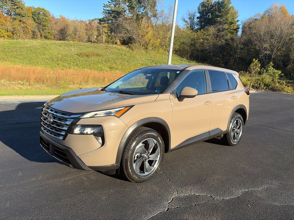 Used 2025 Nissan Rogue SV AWD/4WD image 4