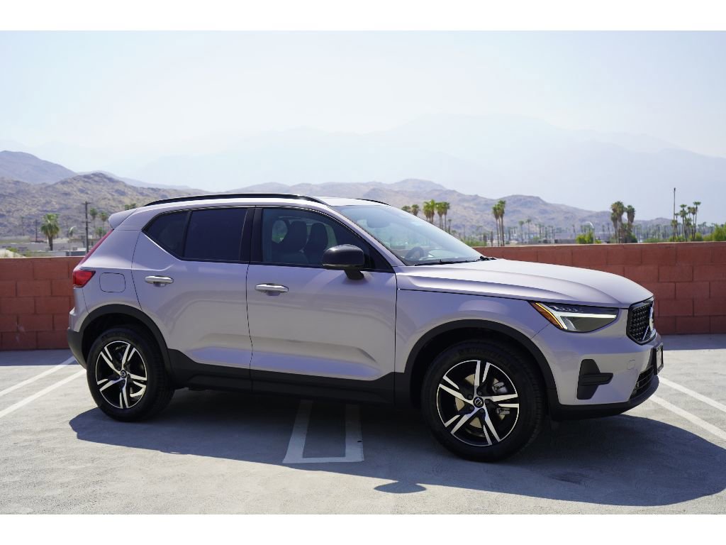 New 2026 Volvo XC40 B5 Core w/ Protection Package image 2